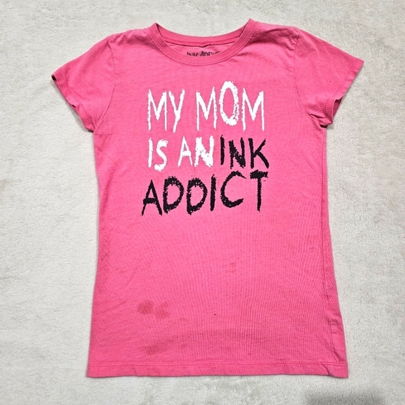 Ink Addict ✦ Girls Pink Graphic Tee Sz L ✦ My Mom Is an Ink Addict Shirt - Picture 1 of 8